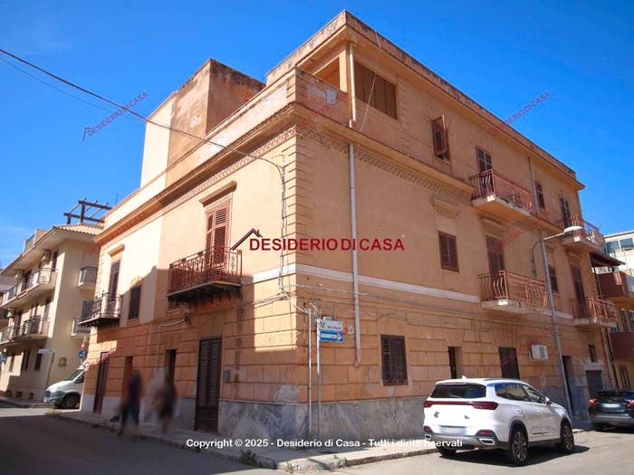 Appartamento bilocale in vendita in Via Giuseppe Orlando, Centro, Cinisi