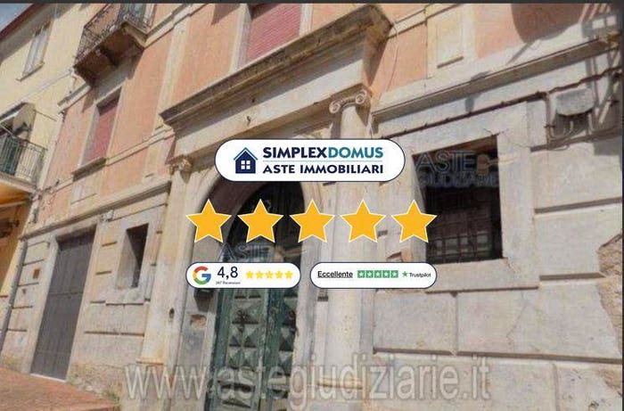 Appartamento quadrilocale in vendita in Via Umberto Linguiti, Giffoni Valle Piana