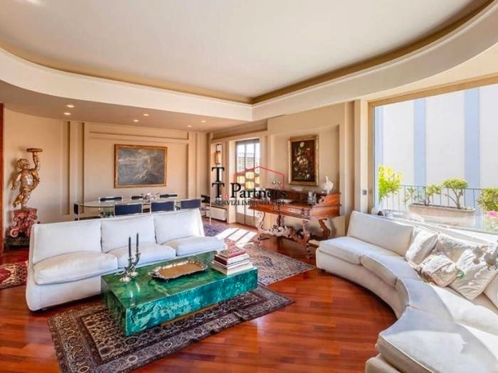 Casa con 6 locali in vendita in Via Solferino, Borgo Ognissanti Il Prato, Firenze