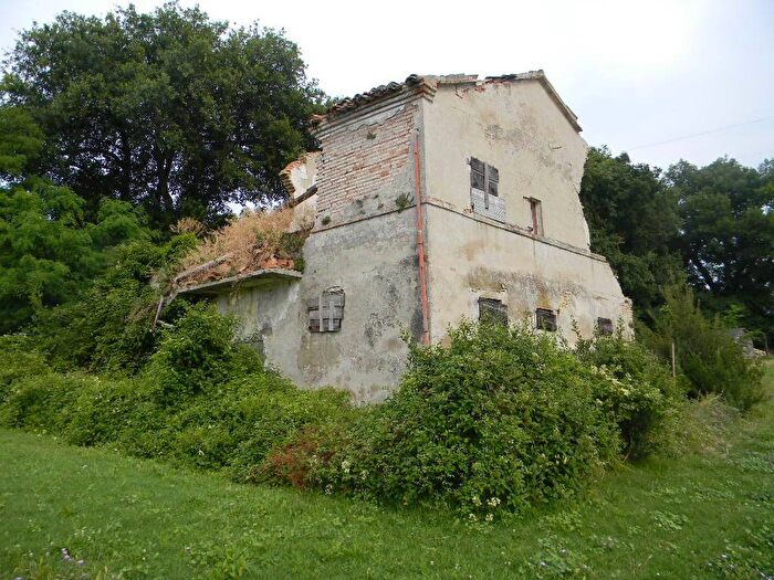 Casa con 6 locali in vendita in Candia, Ancona