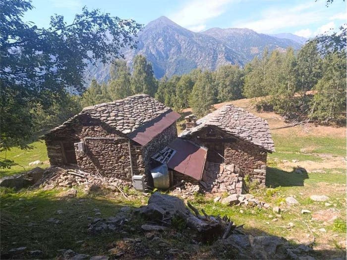 Casa bilocale in vendita in Senza Nome, Perloz