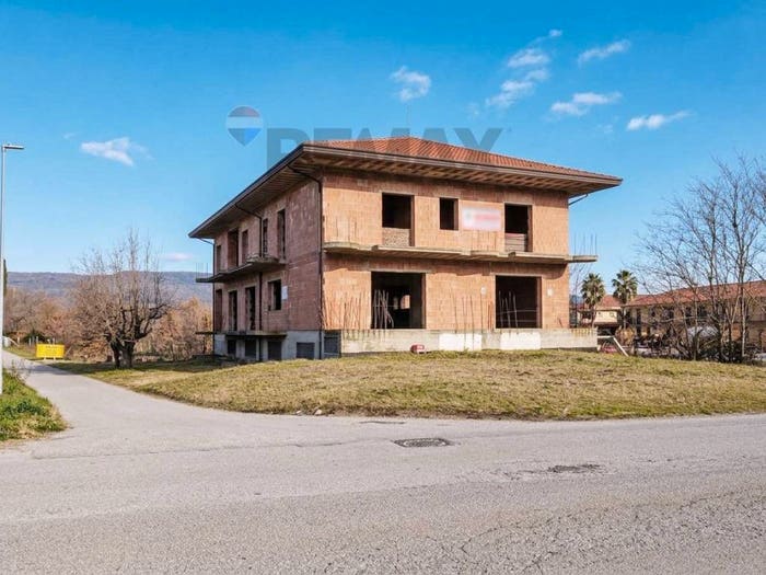 Appartamento con 6 locali in vendita in via vomero, Telese Terme