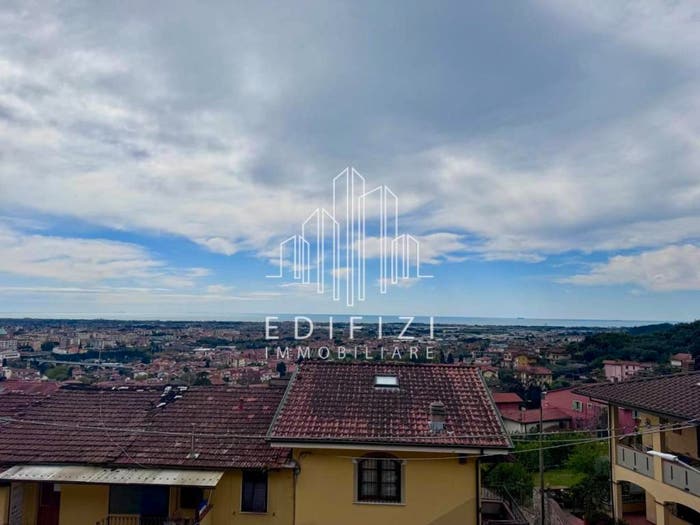 Casa con 6 locali in vendita in Bergiola Lavacchio, Massa