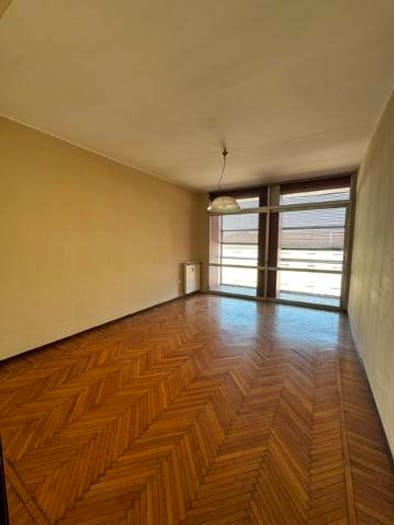 Appartamento trilocale in vendita in Piazza Roma, Centro, Cremona