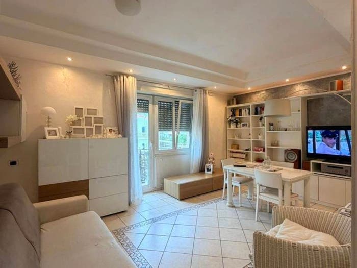 Appartamento con 5 locali in vendita in Via Montello, Centro, Aprilia
