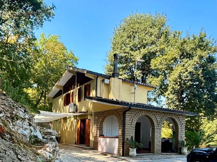 Casa quadrilocale in vendita in Vocabolo Resano, Orte