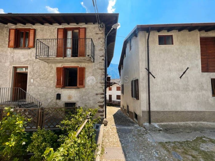 Casa con 6 locali in vendita in Via Tenente Francesco Begnis, Valnegra