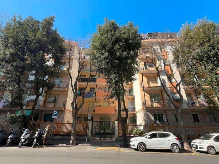Appartamento trilocale in vendita in Via Napoli, Lagaccio, Genova