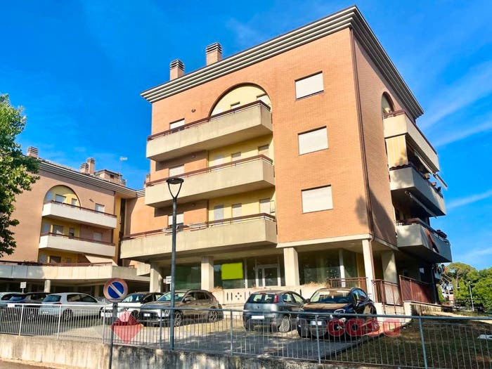 Casa quadrilocale in vendita in Viale Risorgimento, Centro, Magione