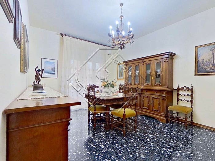 Appartamento con 5 locali in vendita in Via Valdinievole, Novoli, Firenze