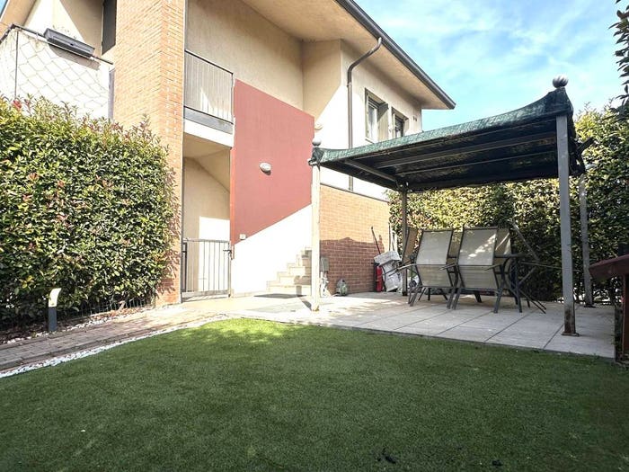 Appartamento quadrilocale in vendita in Via dall'Oca Bianca, Zevio Santa Maria, Zevio