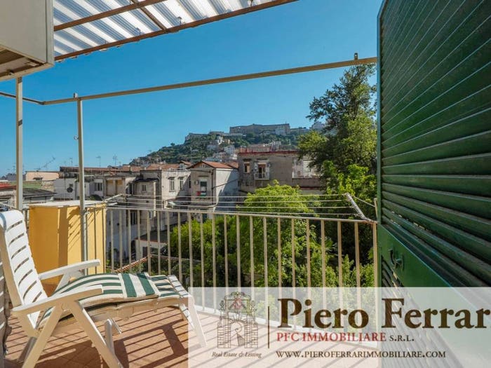 Appartamento con 6 locali in vendita in Salita Pontecorvo, Monte Santo, Napoli