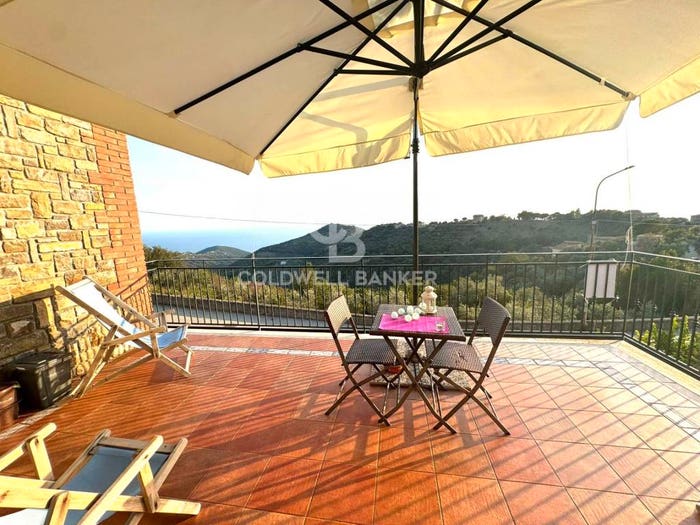 Appartamento con 5 locali in vendita in Vicolo Roma, San Mauro Cilento