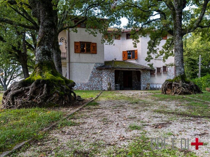Casa con 6 locali in vendita in Strada Comunale Longone Stipes, Centro, Longone Sabino