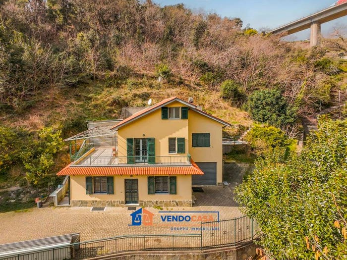 Casa con 6 locali in vendita in Via Ronco, Centro, Cogoleto