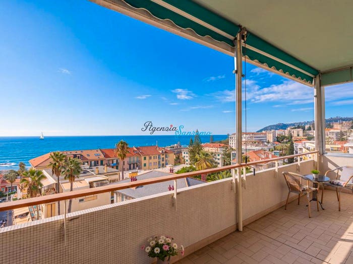 Casa con 6 locali in vendita in Via Privata Fratelli Asquasciati, Corso degli Inglesi, Sanremo