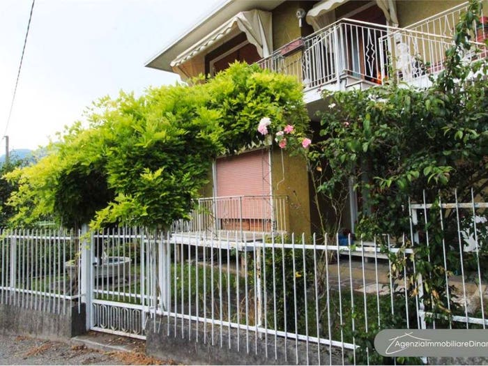 Casa con 6 locali in vendita in Segusino