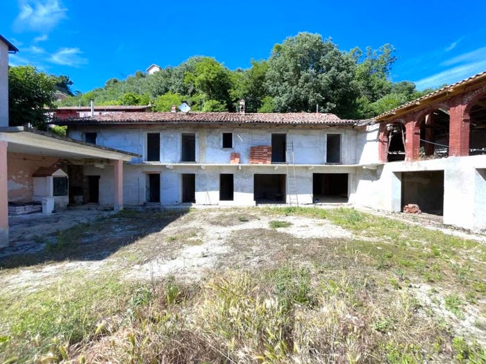 Casa con 6 locali in vendita in Via Pierino Cavagnolo, Centro, Corneliano d'Alba