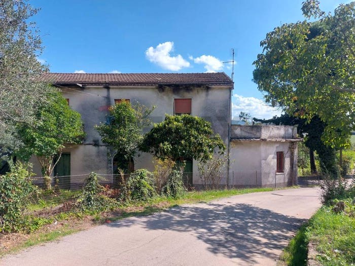 Casa con 6 locali in vendita in San Leucio del Sannio