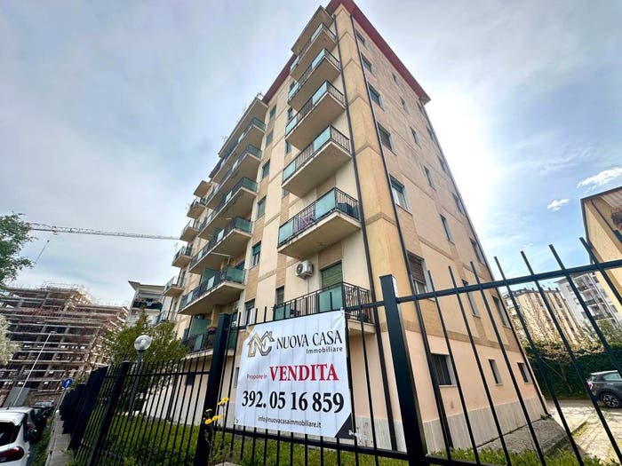 Appartamento con 5 locali in vendita in Via Fratelli Cervi, Stadio Città, Cosenza