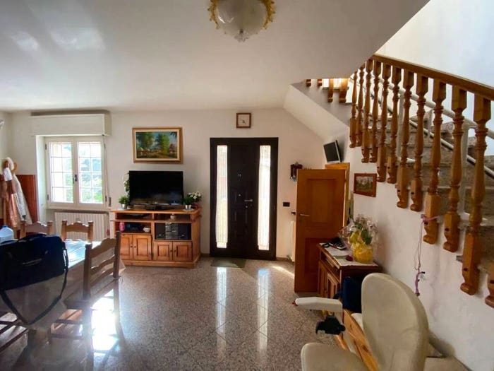 Casa con 6 locali in vendita in Gemmano