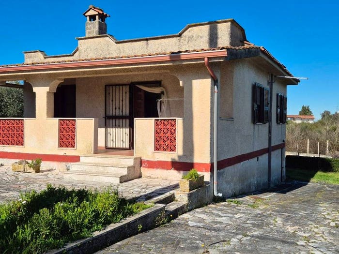 Casa trilocale in vendita in Via Muzzolito, Cogna, Aprilia