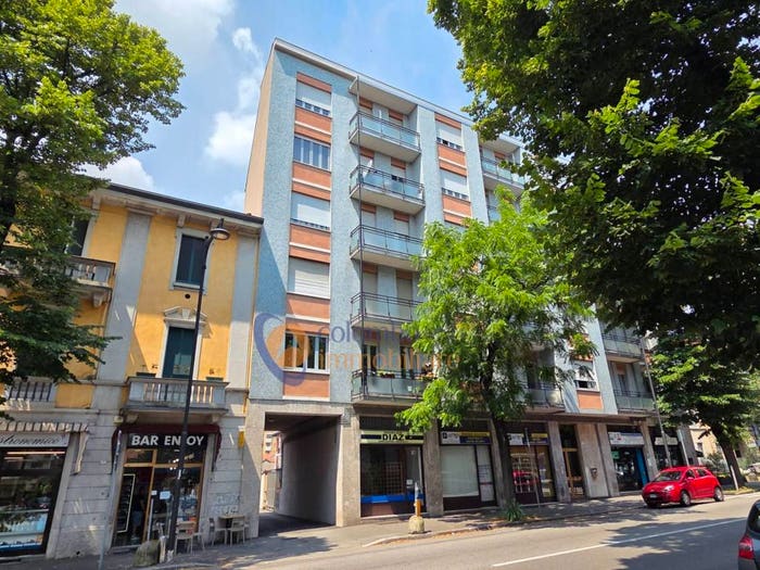 Appartamento con 5 locali in vendita in Viale Armando Diaz, Ospedale, Busto Arsizio