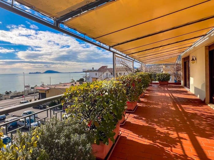 Appartamento con 6 locali in vendita in Via Vincenzo Bellini, Centro, Formia