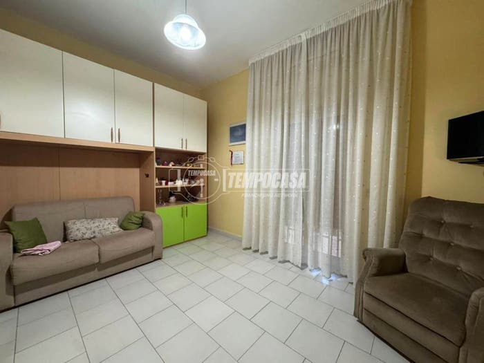 Appartamento trilocale in vendita in Via Giuseppe Testa, Fuorigrotta, Napoli