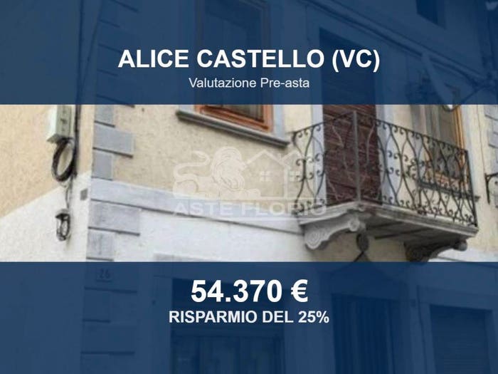 Casa con 6 locali in vendita in Via Roma, Centro, Alice Castello