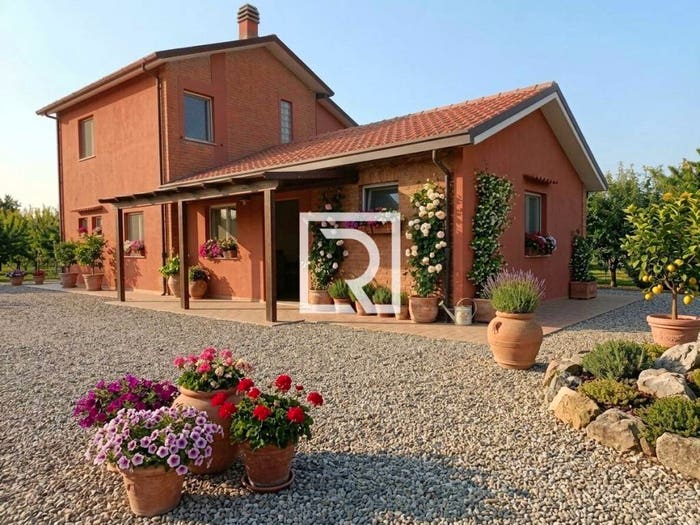 Casa con 6 locali in vendita in Camerlona, Ravenna