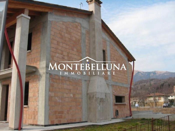 Casa con 6 locali in vendita in Via Roma, Centro, Montebelluna