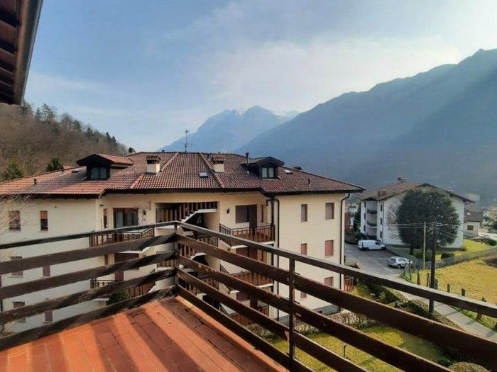 Appartamento trilocale in vendita in Via Caravaggio, Taceno