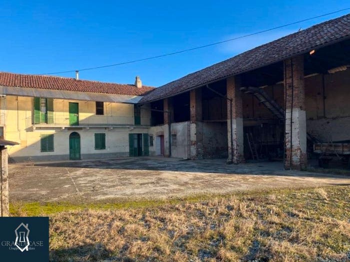 Casa quadrilocale in vendita in Frazione Mandria, Chivasso