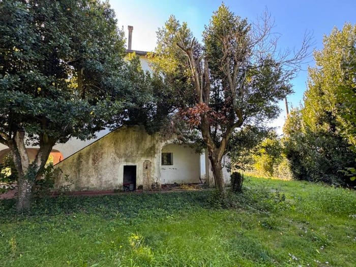 Casa con 6 locali in vendita in Località Terrarossa, Marta
