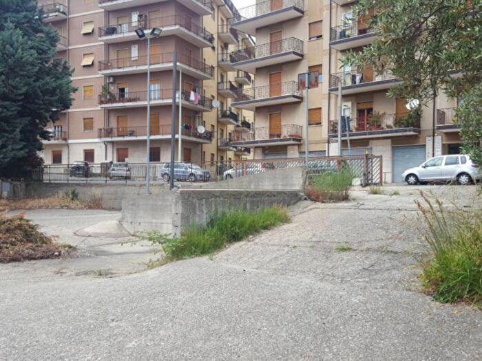 Appartamento con 6 locali in vendita in Via dell'Accoglienza, Stadio Città, Cosenza