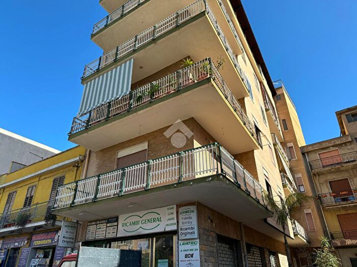 Appartamento quadrilocale in vendita in Via Sant'Anna I Tronco, Reggio Calabria