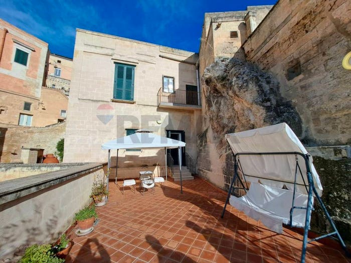 Appartamento con 5 locali in vendita in VIA SAN MARTINO, Centro, Matera