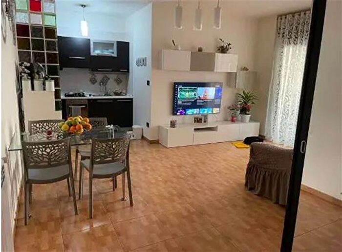 Appartamento trilocale in vendita in Via Grazia Deledda, Cerignola