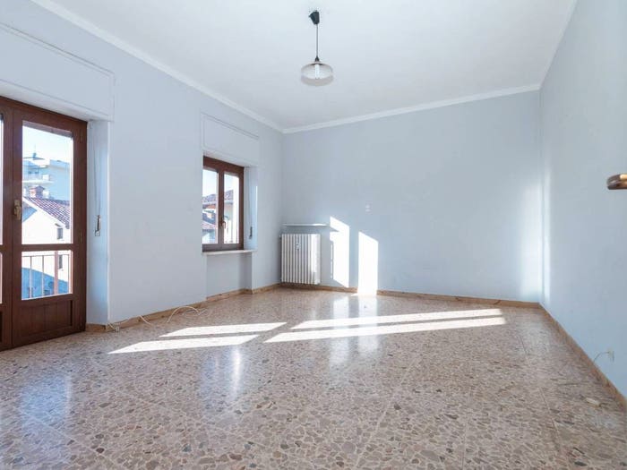 Appartamento trilocale in vendita in Via Giacomo Andrea Bertano, Centro, Favria