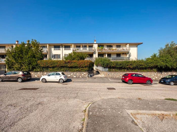 Casa trilocale in vendita in Via Lago di Bracciano, Laghetto, Monte Compatri