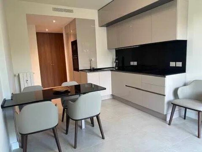 Appartamento trilocale in vendita in Strada Statale No Number, Centro, Bordighera