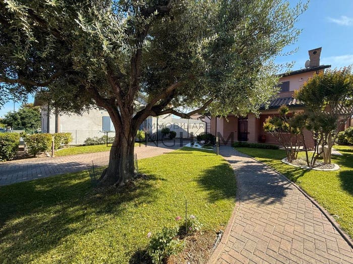 Casa con 6 locali in vendita in Fosso Ghiaia, Ravenna