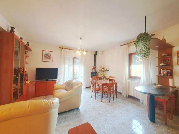 Appartamento quadrilocale in vendita in Semiperiferia SNC, Acquapendente
