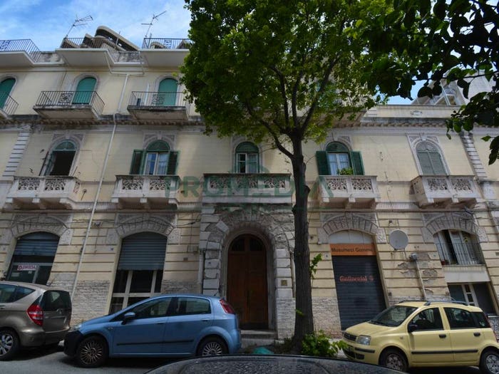 Appartamento con 5 locali in vendita in Via Felice Bisazza, Principe Umberto, Messina