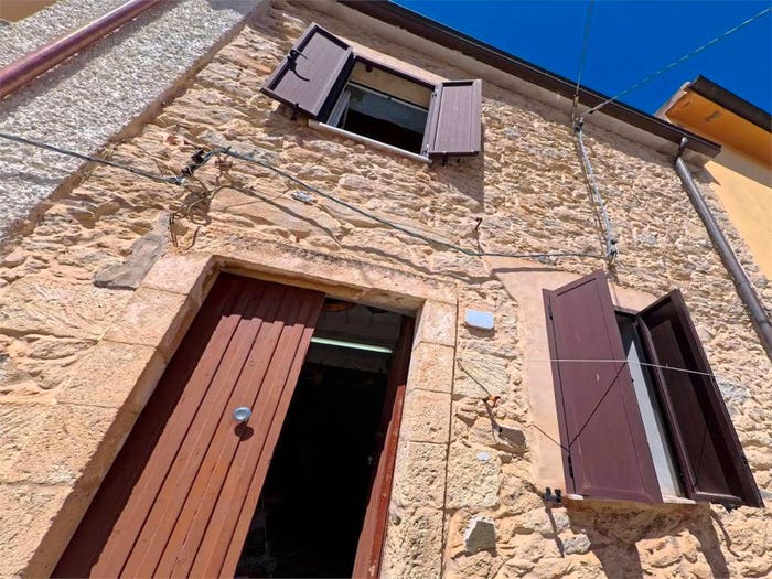 Casa con 6 locali in vendita in Pozzomaggiore