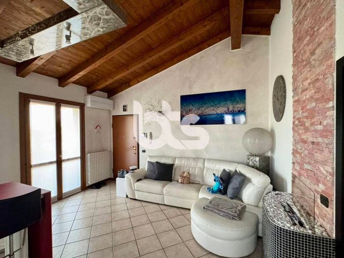 Casa bilocale in vendita in via santa maria, Centro, Romano di Lombardia