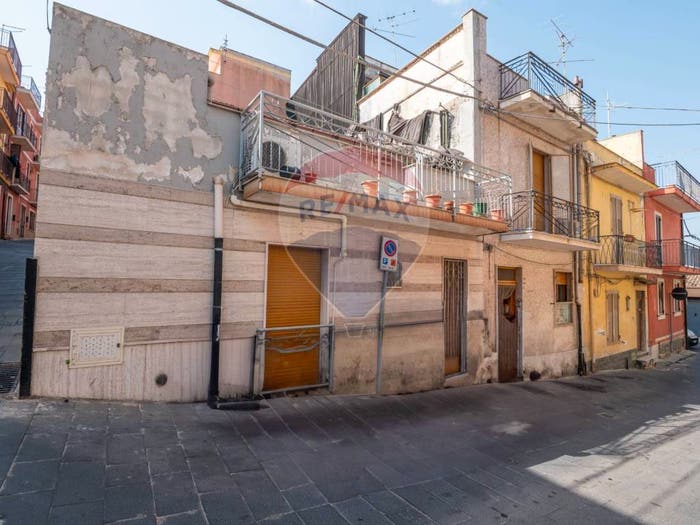Casa con 6 locali in vendita in Via Dei Mille, Centro, Melilli