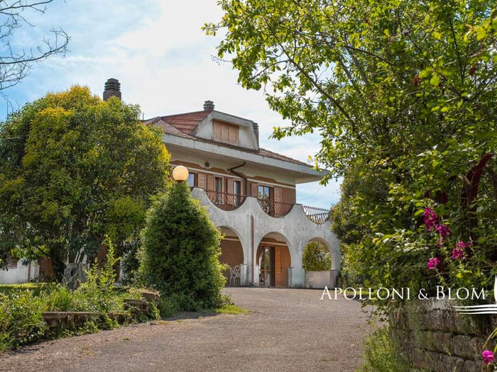 Casa con 6 locali in vendita in Via Perugia, Montegabbione
