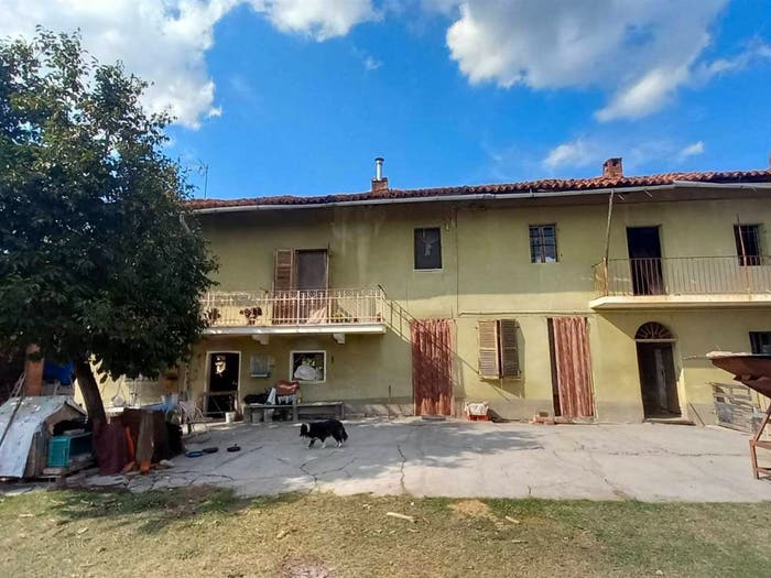 Casa con 6 locali in vendita in Arignano